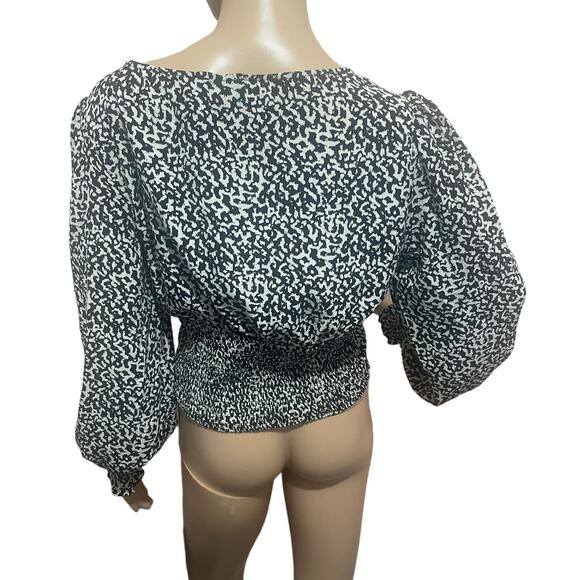 Lucy Paris Izzy Smocked Blouse Top Deep V-Neck, Black & White Print M| Chic - Picture 6 of 13